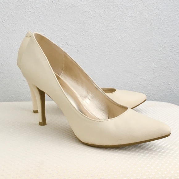 Beige/ivory pumps - Picture 1 of 4